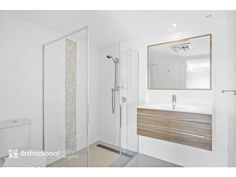 15 Tarana Road, Blackmans Bay TAS 7052
