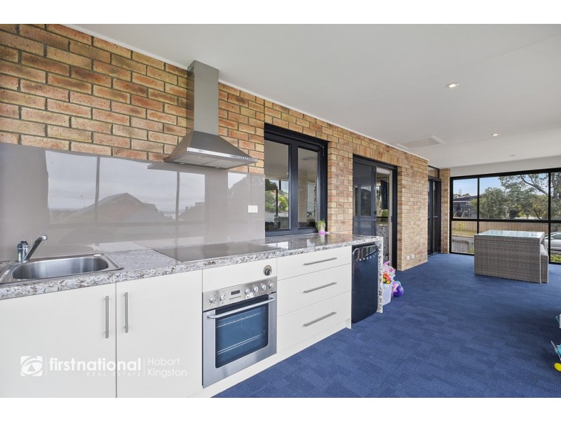 1/126 Roslyn Avenue, Blackmans Bay TAS 7052