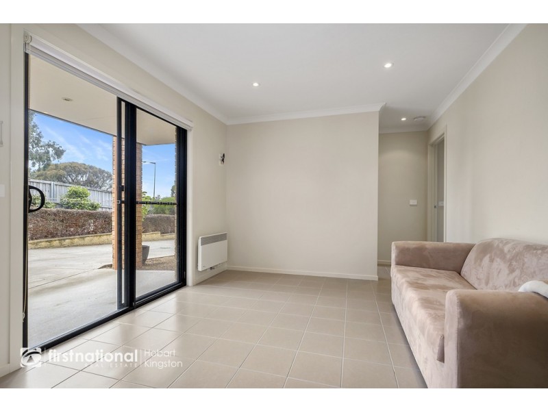 1/126 Roslyn Avenue, Blackmans Bay TAS 7052