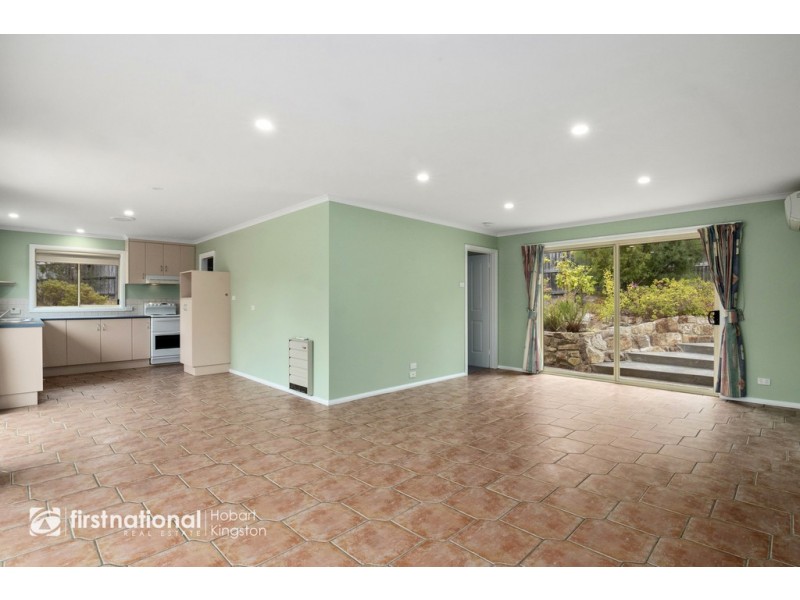 1A/34 Golden Grove Drive, Blackmans Bay TAS 7052