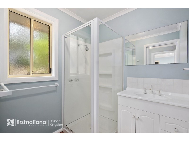 1A/34 Golden Grove Drive, Blackmans Bay TAS 7052