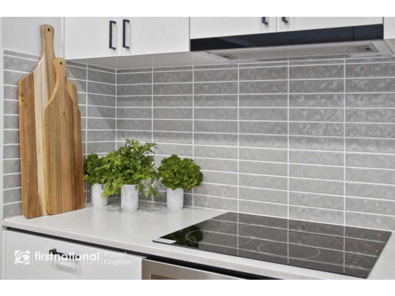 1/46 Willowbend Road, Kingston TAS 7050