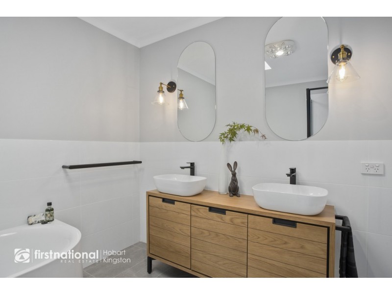 1/46 Willowbend Road, Kingston TAS 7050