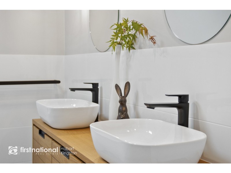 1/46 Willowbend Road, Kingston TAS 7050