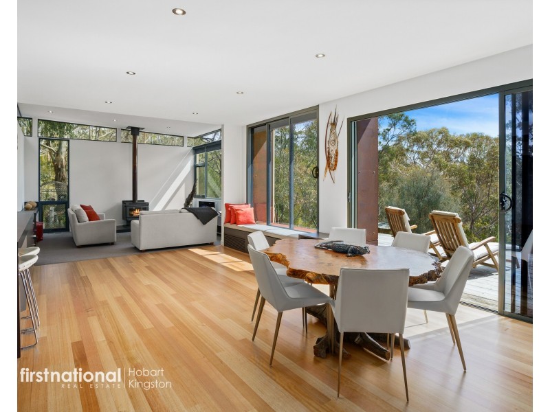 27 Fossil Cove Drive, Blackmans Bay TAS 7052