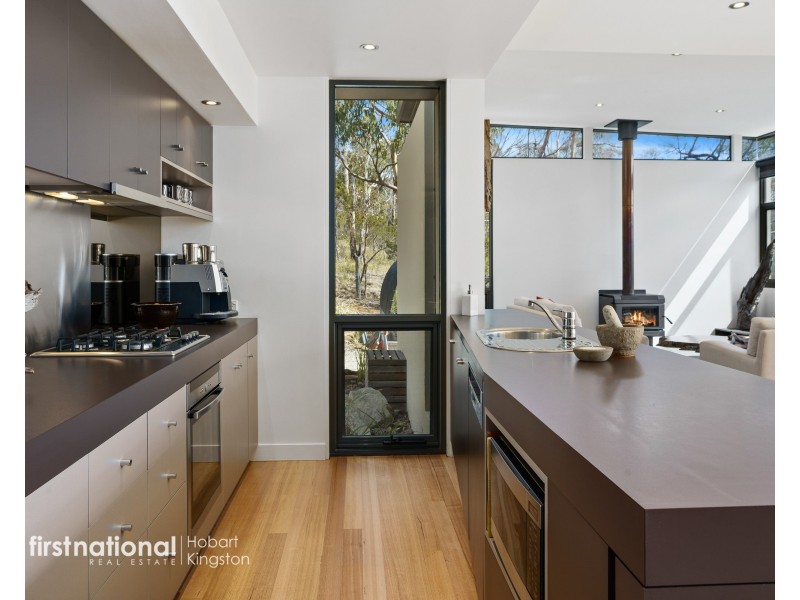 27 Fossil Cove Drive, Blackmans Bay TAS 7052