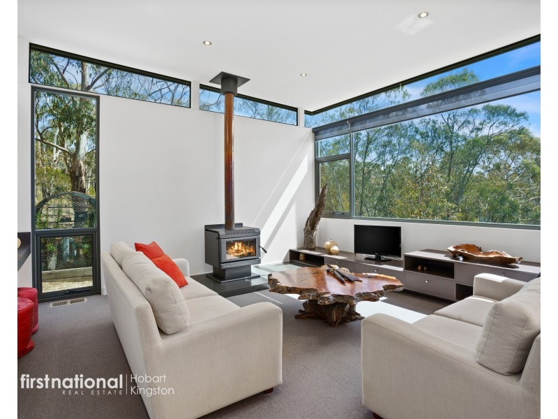27 Fossil Cove Drive, Blackmans Bay TAS 7052