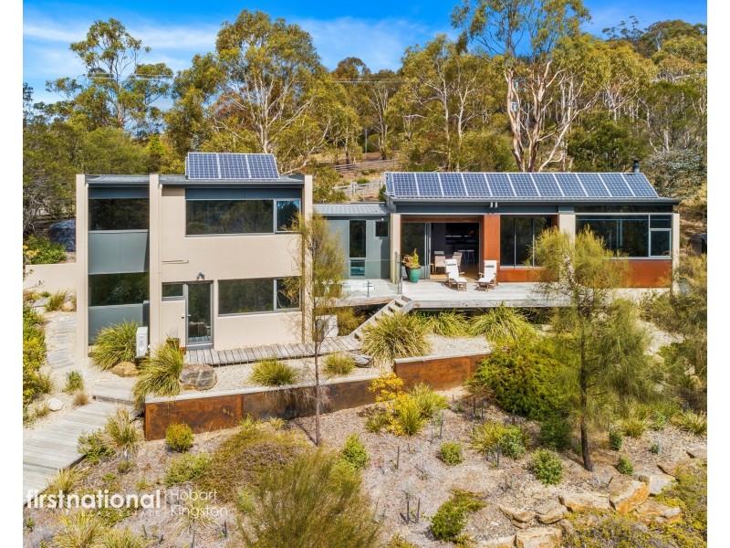 27 Fossil Cove Drive, Blackmans Bay TAS 7052
