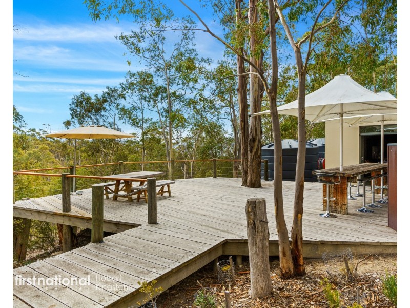 27 Fossil Cove Drive, Blackmans Bay TAS 7052