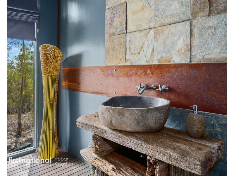 27 Fossil Cove Drive, Blackmans Bay TAS 7052