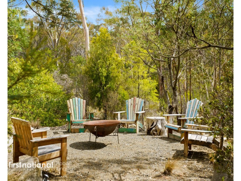 27 Fossil Cove Drive, Blackmans Bay TAS 7052