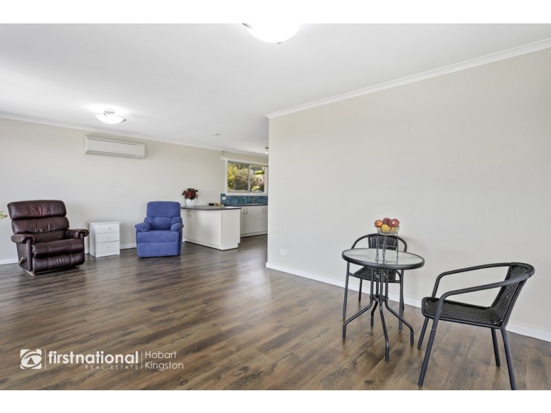 2/12 Stratford Place, Blackmans Bay TAS 7052