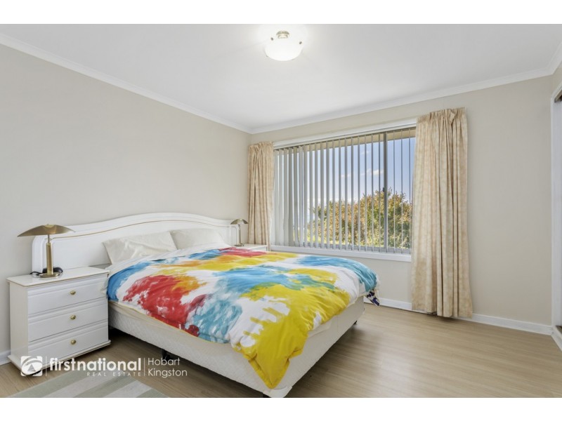 2/12 Stratford Place, Blackmans Bay TAS 7052