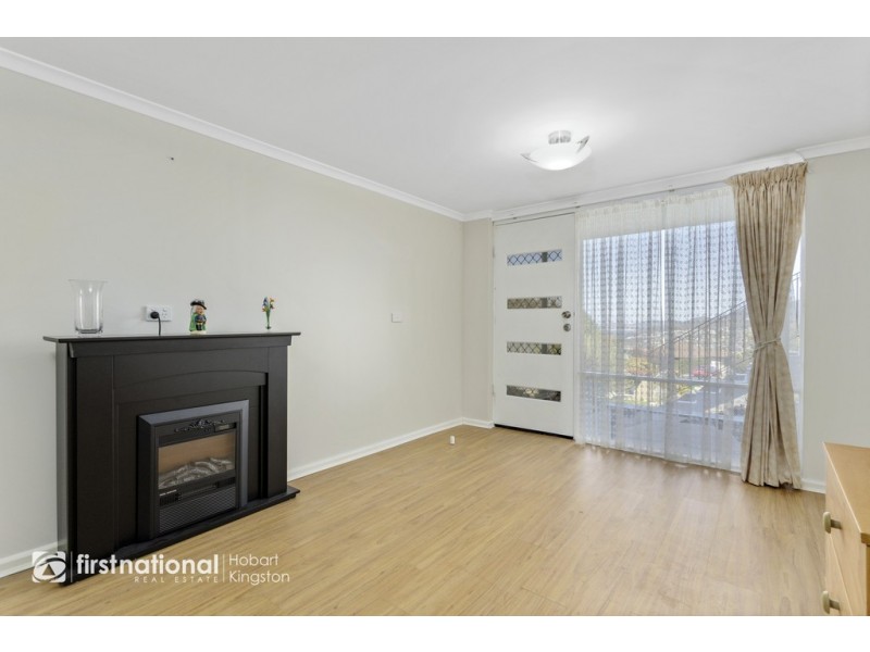 2/12 Stratford Place, Blackmans Bay TAS 7052