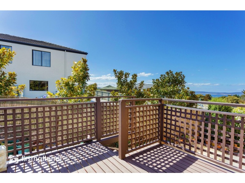 2/12 Stratford Place, Blackmans Bay TAS 7052