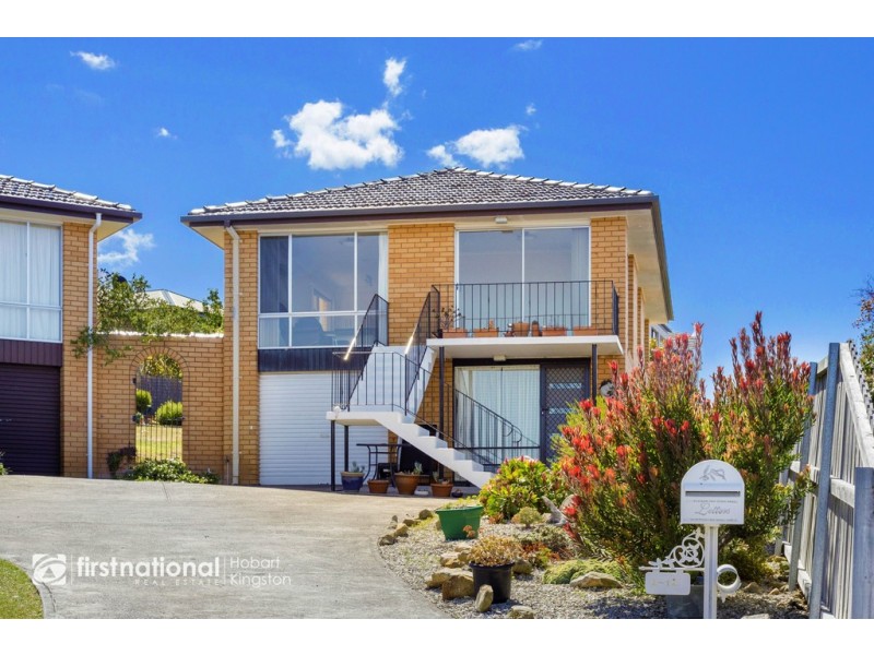 2/12 Stratford Place, Blackmans Bay TAS 7052