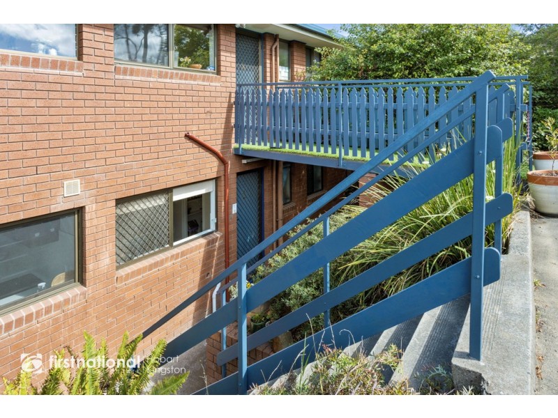 2/9 Browns Road, Kingston TAS 7050