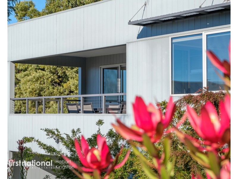 49 Delta Avenue, Taroona TAS 7053
