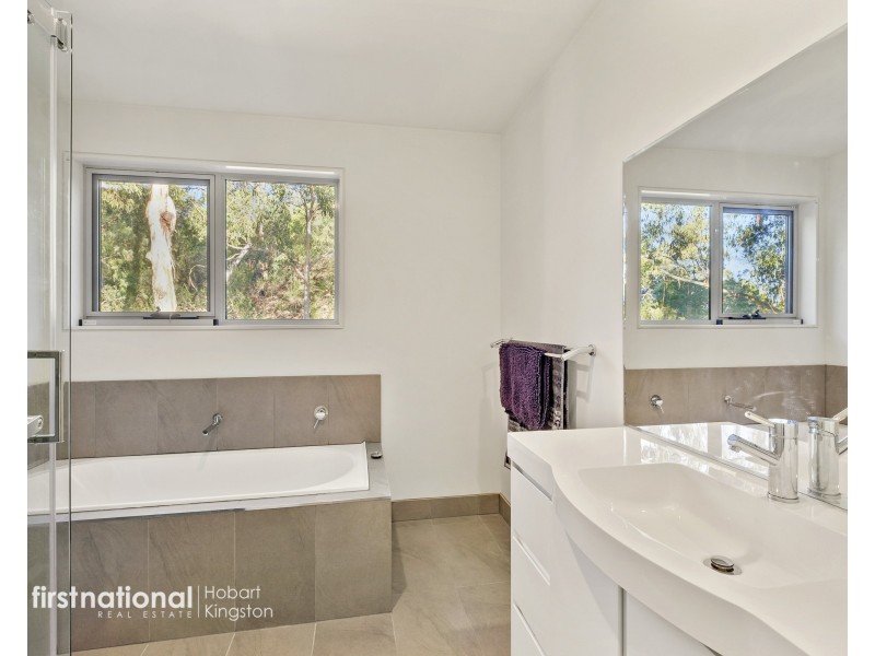 49 Delta Avenue, Taroona TAS 7053