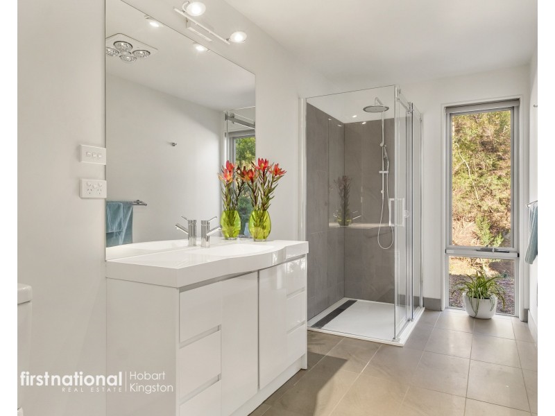 49 Delta Avenue, Taroona TAS 7053