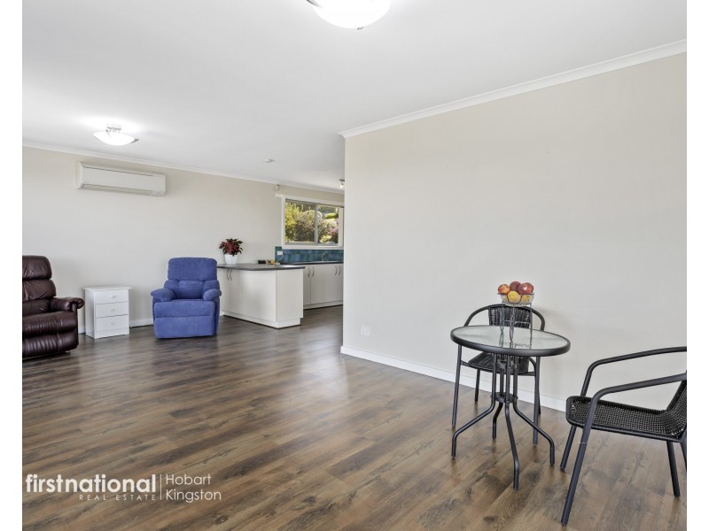 2/12 Stratford Place, Blackmans Bay TAS 7052