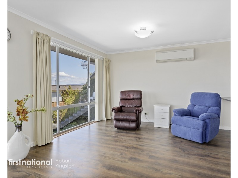 2/12 Stratford Place, Blackmans Bay TAS 7052