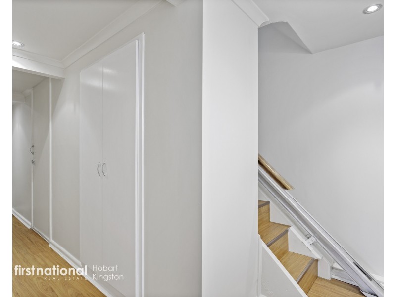 2/12 Stratford Place, Blackmans Bay TAS 7052