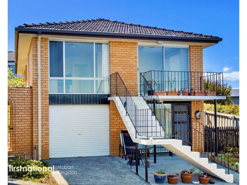 2/12 Stratford Place, Blackmans Bay TAS 7052