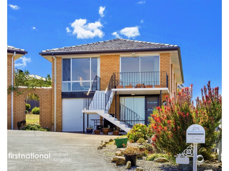 2/12 Stratford Place, Blackmans Bay TAS 7052