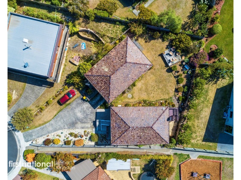 2/12 Stratford Place, Blackmans Bay TAS 7052