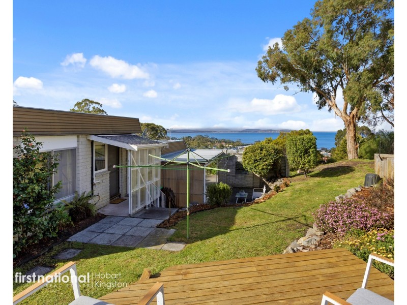 1/32 Pearl Place, Blackmans Bay TAS 7052