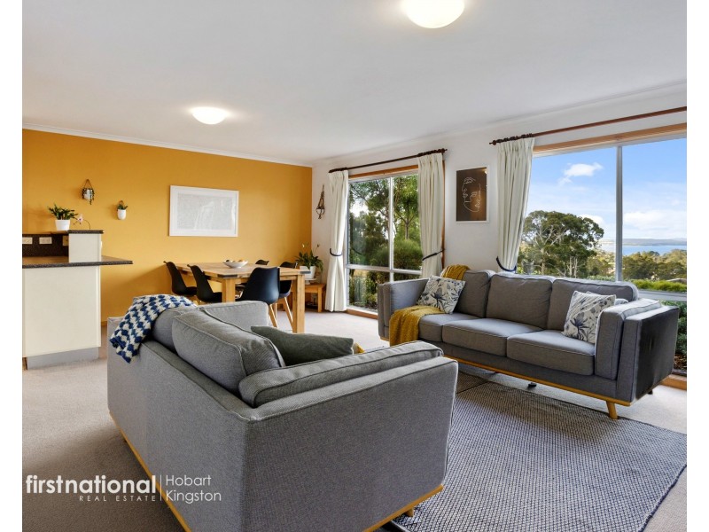 1/32 Pearl Place, Blackmans Bay TAS 7052