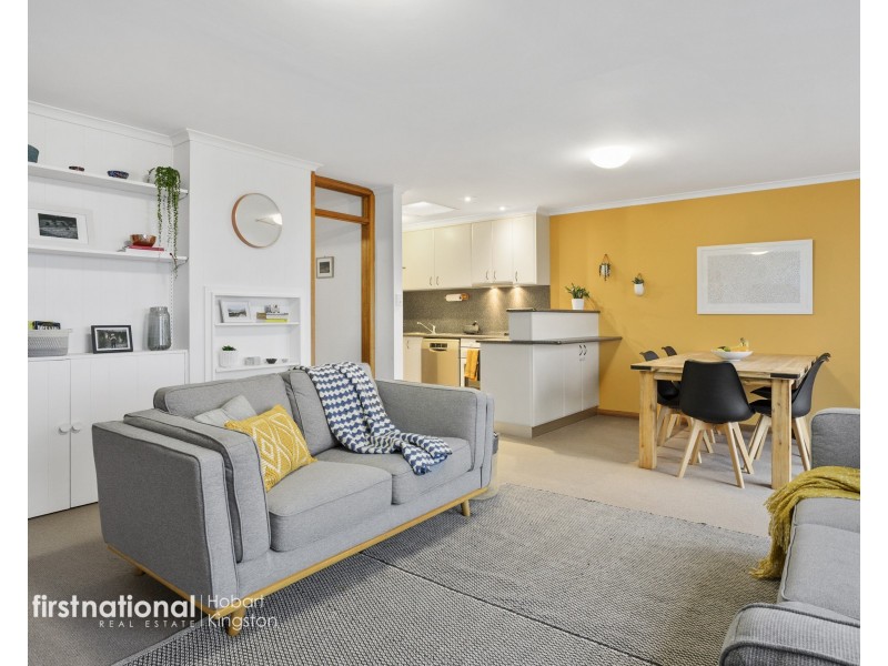 1/32 Pearl Place, Blackmans Bay TAS 7052