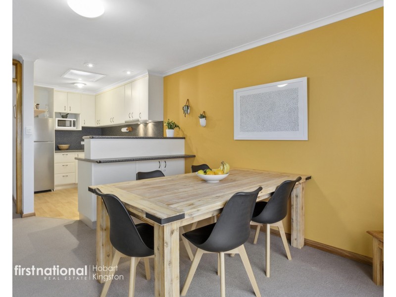 1/32 Pearl Place, Blackmans Bay TAS 7052