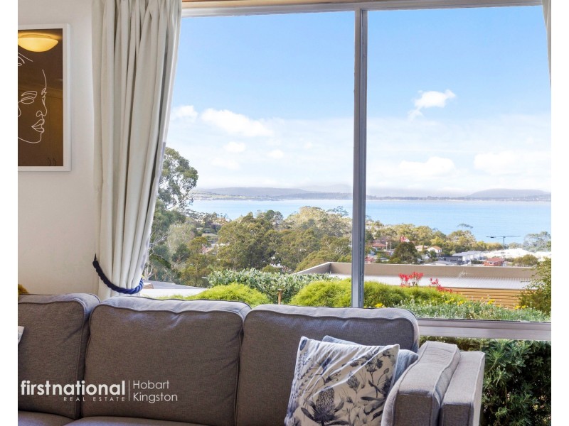 1/32 Pearl Place, Blackmans Bay TAS 7052