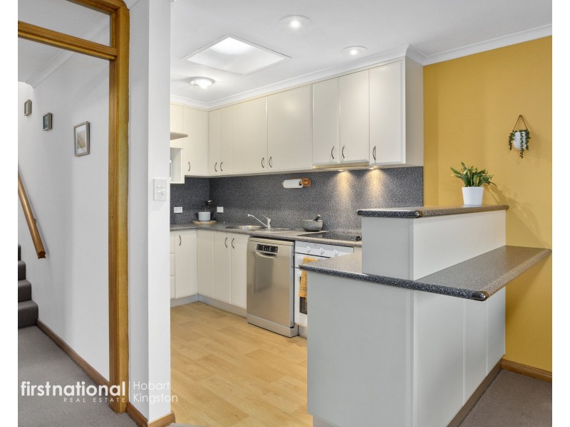 1/32 Pearl Place, Blackmans Bay TAS 7052