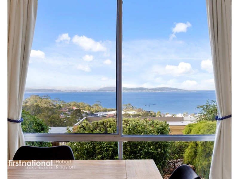 1/32 Pearl Place, Blackmans Bay TAS 7052