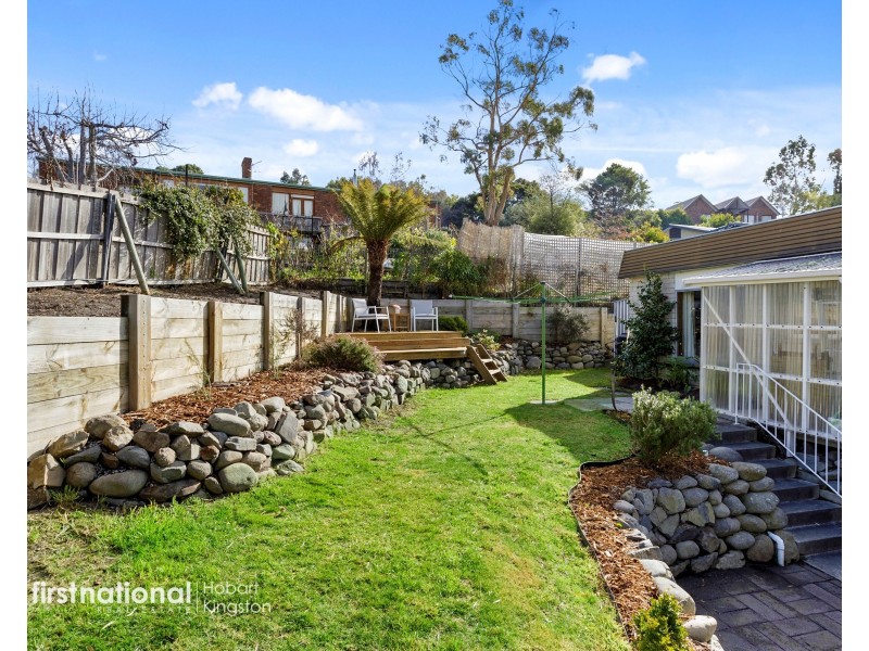 1/32 Pearl Place, Blackmans Bay TAS 7052