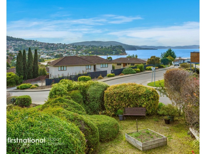 1/14 Suncoast Drive, Blackmans Bay TAS 7052