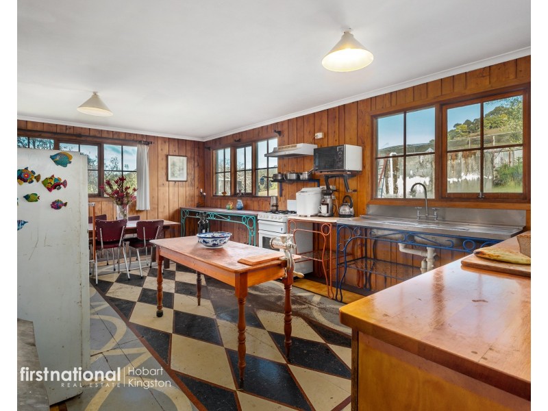 120 McPhersons Road, Adventure Bay TAS 7150
