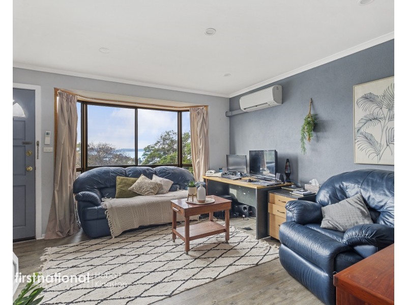2/8 Opal Drive, Blackmans Bay TAS 7052
