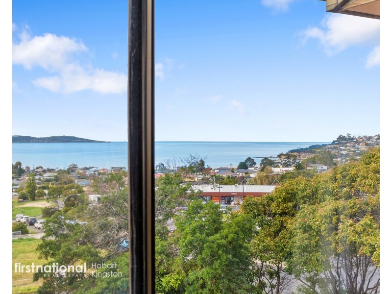 2/8 Opal Drive, Blackmans Bay TAS 7052