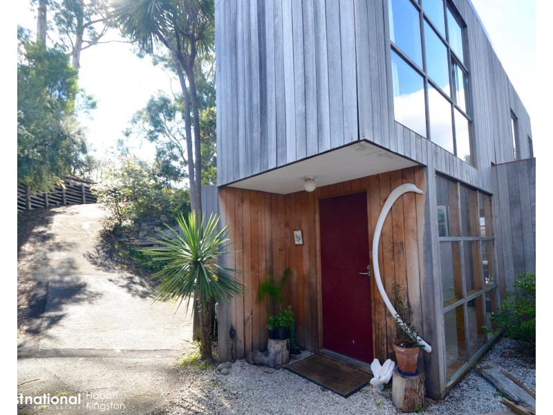 19 Tarana Road, Blackmans Bay TAS 7052