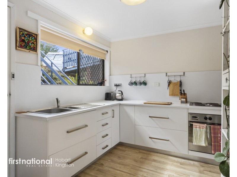 2/9 Browns Road, Kingston TAS 7050