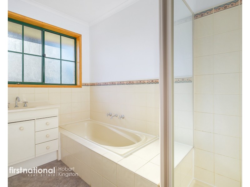 11 Carrington Drive, Margate TAS 7054