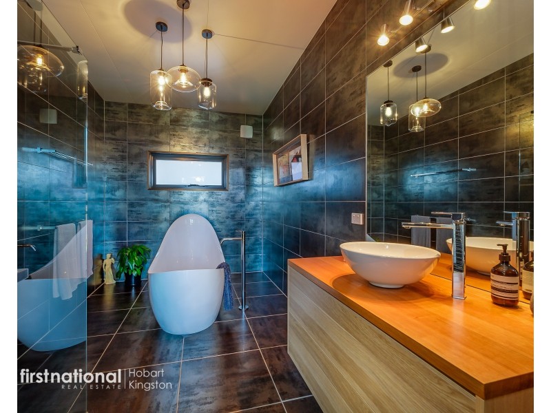 2 D’Entrecasteaux Drive, North Bruny TAS 7150