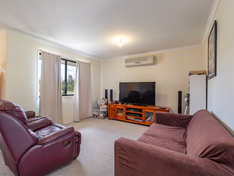 33 Lily Street, Southside QLD 4570