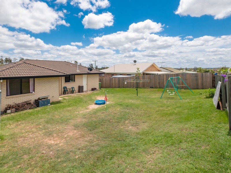 33 Lily Street, Southside QLD 4570