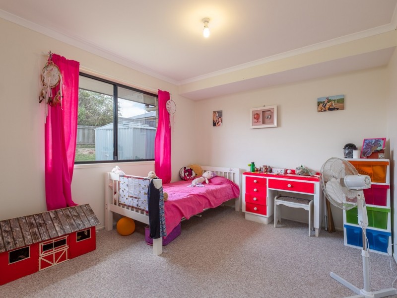 33 Lily Street, Southside QLD 4570