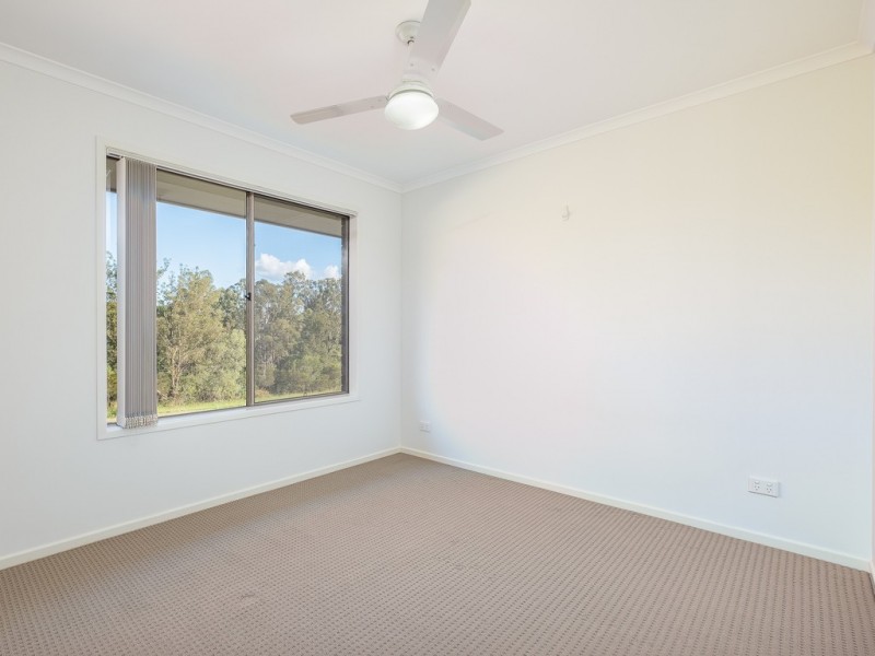 1/10 Wisteria Lane, Southside QLD 4570